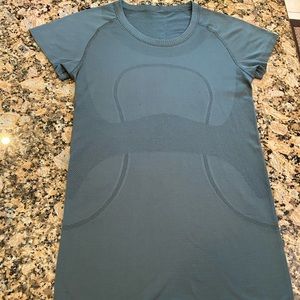 Lululemon swiftly tech short sleeve